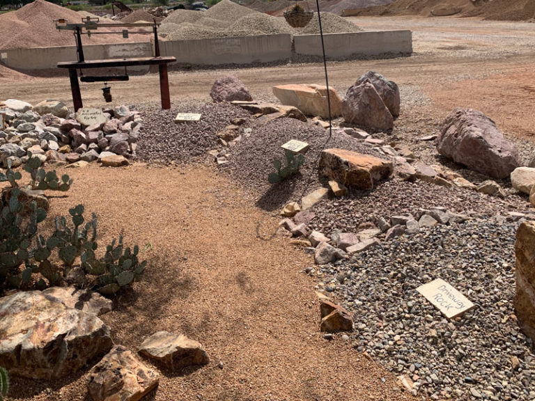 Arizona Trucking and Materials stone samples 768x576