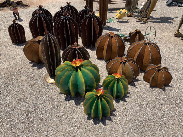 Loyas Courtyard metal cactus 768x576