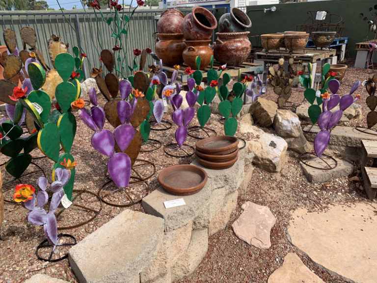 Zona Fountains metal cactus 768x576